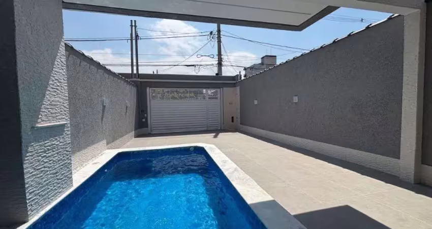 Casa com 3 quartos à venda na Rua Bororós, 307, Tupi, Praia Grande