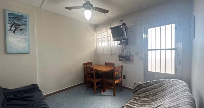 Kitnet com 1 dormitório à venda, 32 m² por R$ 235.000,00 - Vila Guilhermina - Praia Grande/SP