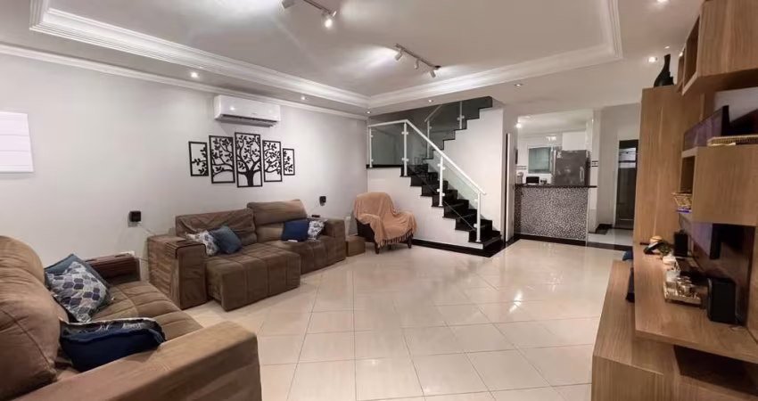 Sobrado com 3 dormitórios à venda, 121 m² - Maracanã - Praia Grande/SP