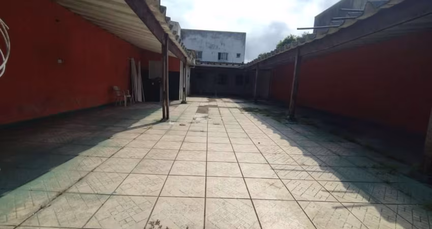 Edícula comercial para locação no Boqueirão em Praia Grande - SP.