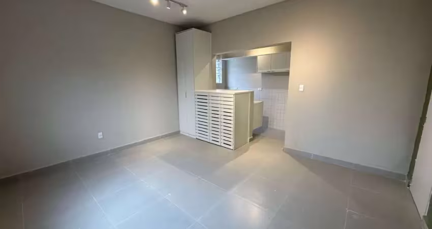Kitnet com 1 dormitório à venda, 29 m² por r$ 220.000,00 - canto do forte - praia grande/sp
