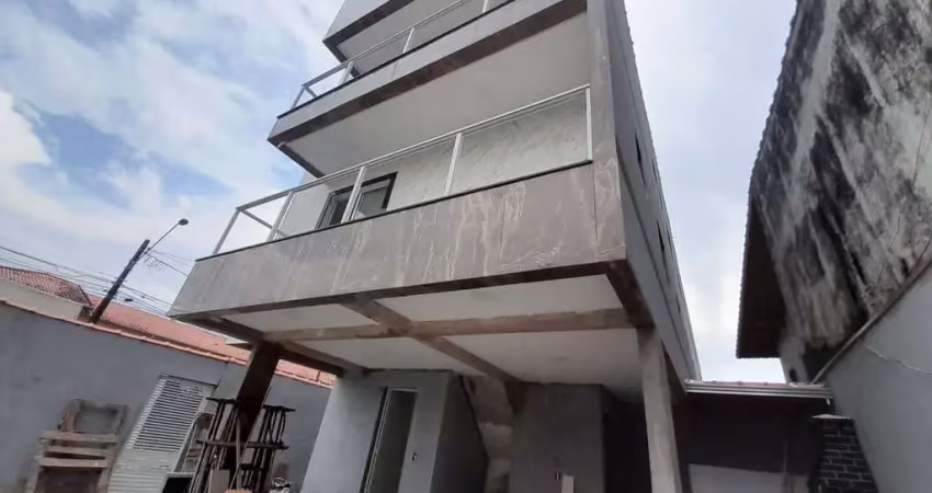 Sobrado triplex, novo, com 2 suítes à venda, 116 m² área privativa, entrada independente, 4vg, churrasqueira, por r$ 620.000 - mirim - praia grande/sp