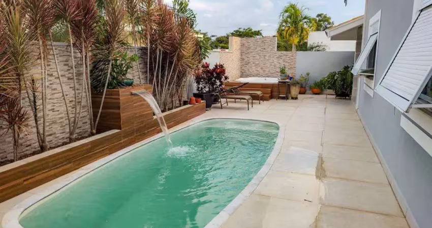Casa com 3 quartos e piscina aquecida no condomínio santa clara em indaiatuba