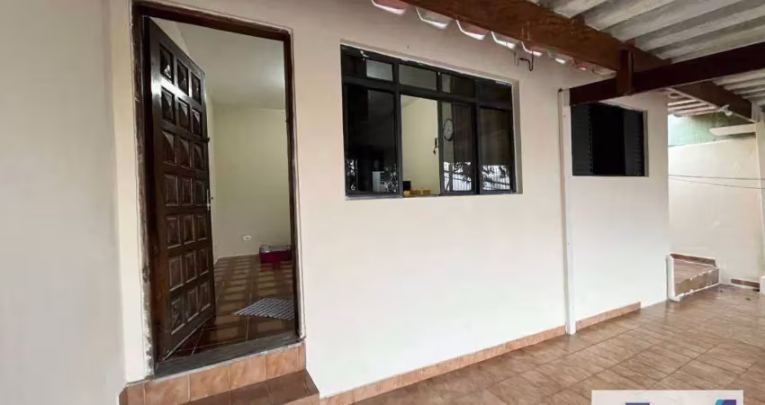 Ótima Casa térrea no Jardim Santa Mena