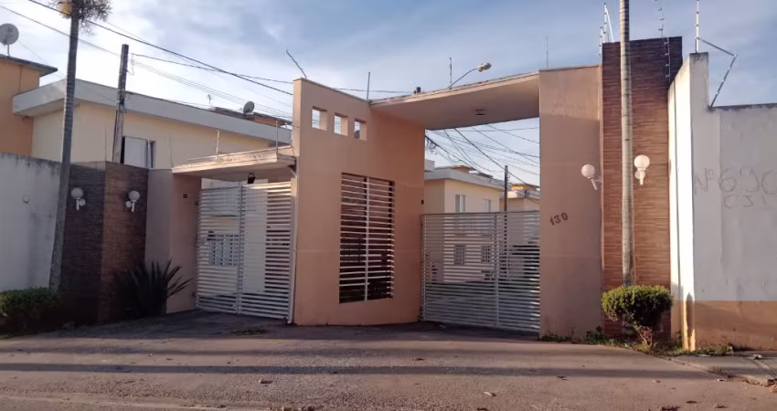 Casa condomínio fechado zona industrial ( com renda)