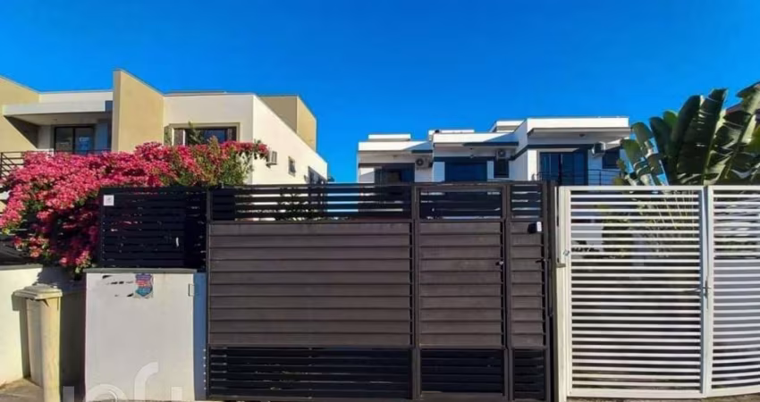 Casa com 3 quartos à venda na Avenida das Constelações, 776, São João do Rio Vermelho, Florianópolis