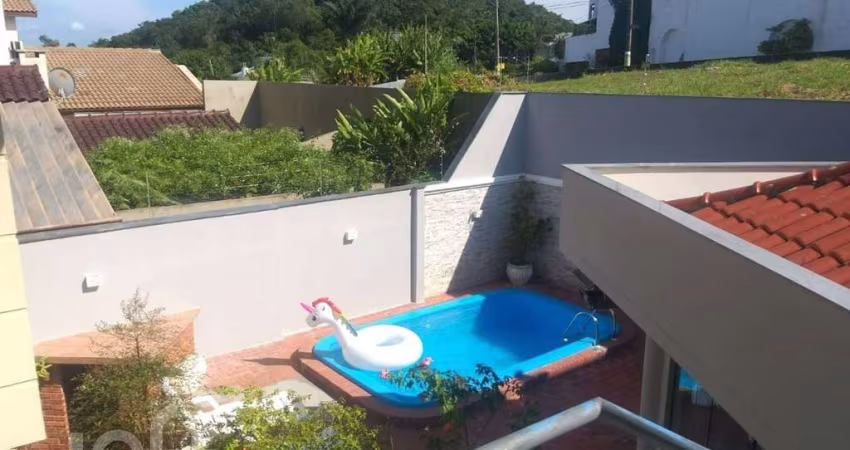 Casa com 3 quartos à venda na Rua Professor Clóvis Menel Calliari, 158, João Paulo, Florianópolis