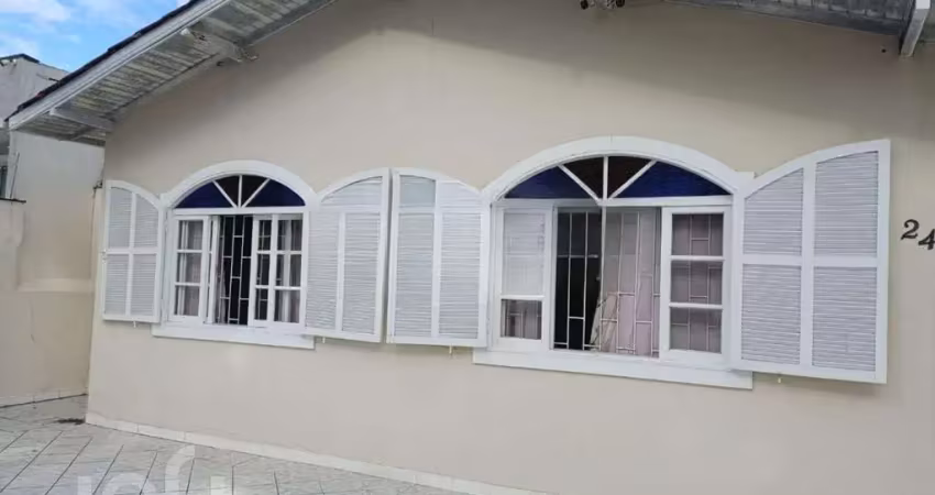 Casa com 3 quartos à venda na Rua Paula Ramos, 246, Capoeiras, Florianópolis