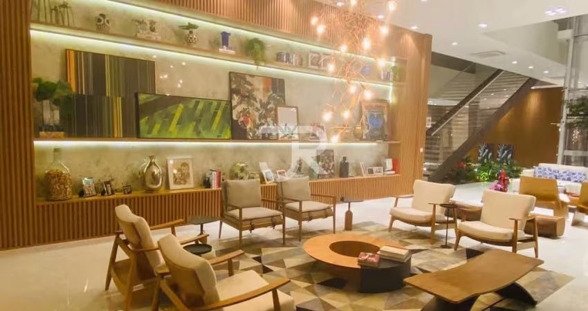Mansão Cinematográfica em Condomínio de Luxo - 1.800m²