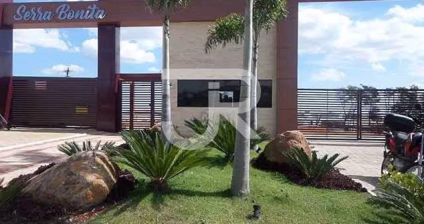 Apartamento com quintal privativo no Parque Serra Bonita