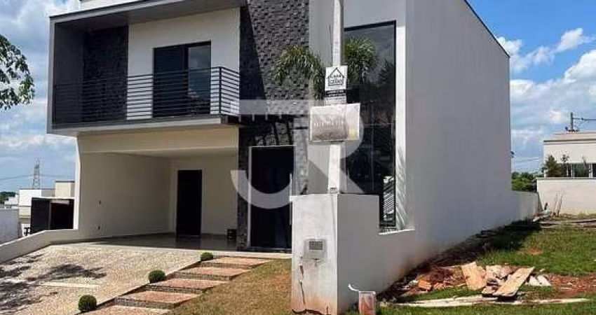 Casa à venda no bairro Portal Ville Flamboyant em Porto Feliz/SP