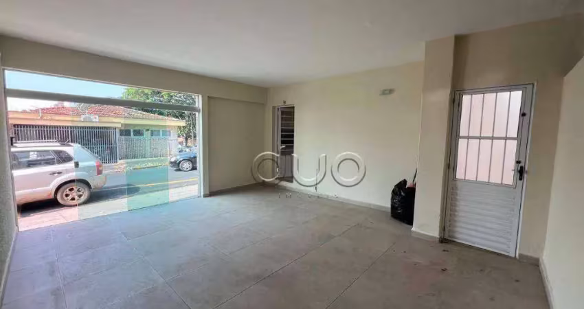 Casa  comercial com 5 salas + 3 quartos + 4 banheiros para locação ao lado da santa casa!