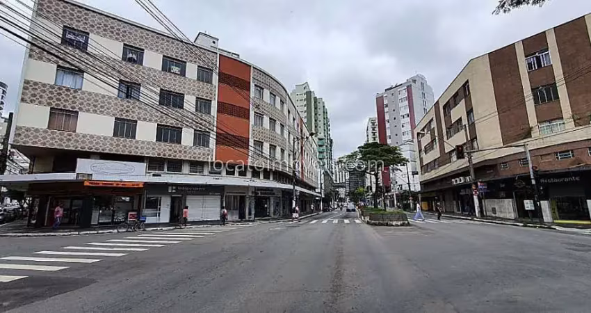 Apartamento no centro com 3/4 - 2 banheiros - 1 vaga - aceita cef - estuda proposta