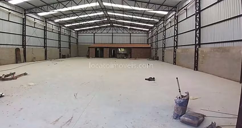 Galpão novo de 800 m² com amplo estacionamento - grama - juiz de fora/mg