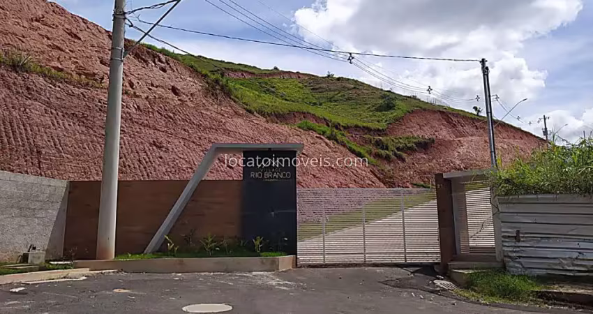 Terreno em condomínio fechado, 300 m² a apenas 5 minutos do centro de juiz de fora