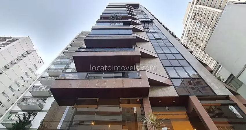 Cobertura duplex - quatro quartos, duas suítes , três salas - cinco vagas - centro