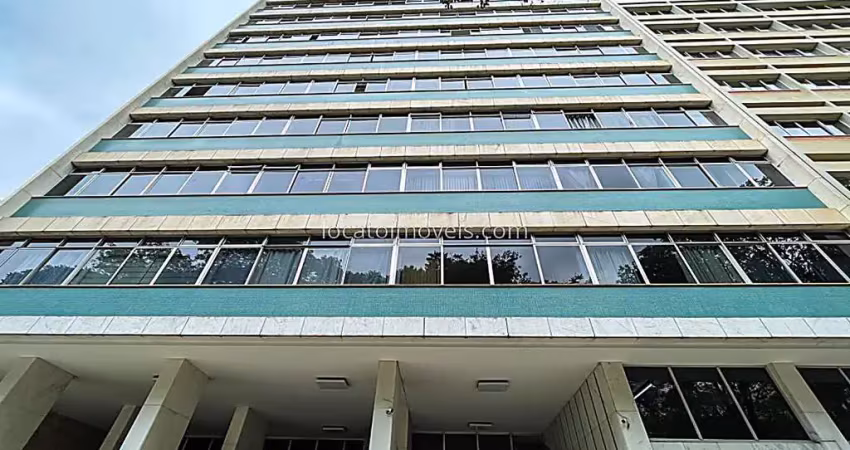 Apartamento de 3 quartos com vaga de garagem - centro.