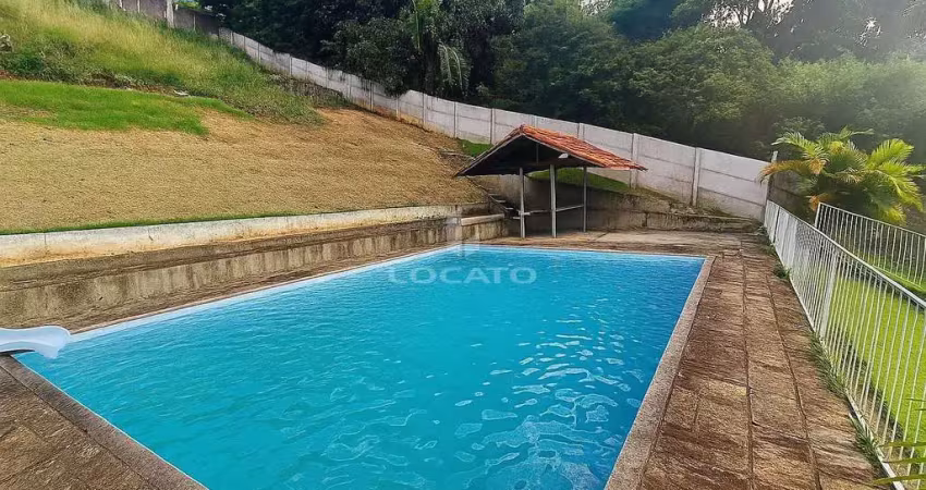 Casa com 4 quartos- 4 suítes e piscina - no bairro santa terezinha