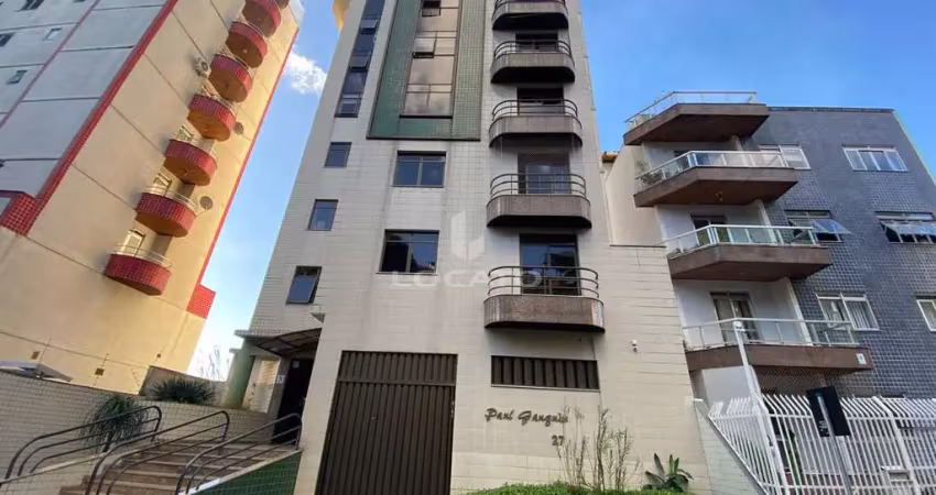 Apartamento três quartos, todo reformado no bom pastor