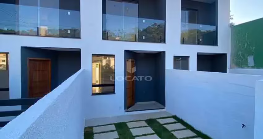 Casa duplex, com suíte, área gourmet e vaga de garagem