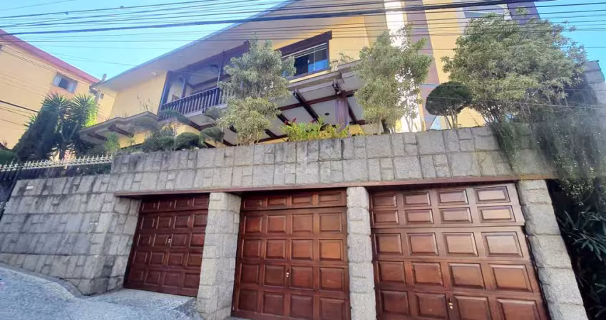 Casa com 5 quartos à venda na Rua Benjamin Constant, 1280, Santa Helena, Juiz de Fora