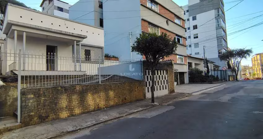 Casa com 3 quartos para alugar na Rua Vilela Filho, 41, Santa Helena, Juiz de Fora