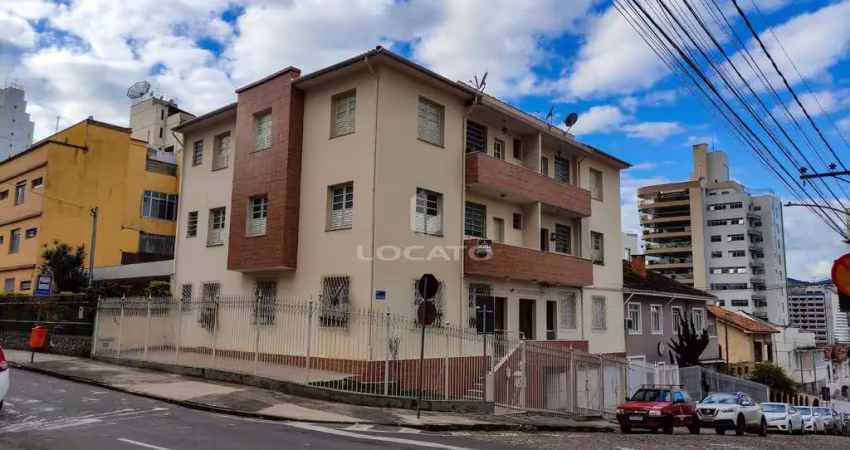 Apartamento com 3 quartos para alugar na Rua Oswaldo Cruz, 240, Centro, Juiz de Fora