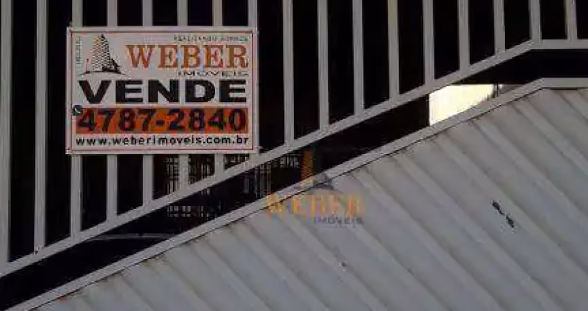 Casa com piscina!