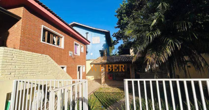 Casa com 3 dormitórios à venda, quintal grande - 230 m² por R$ 949.990 - Cotia/SP