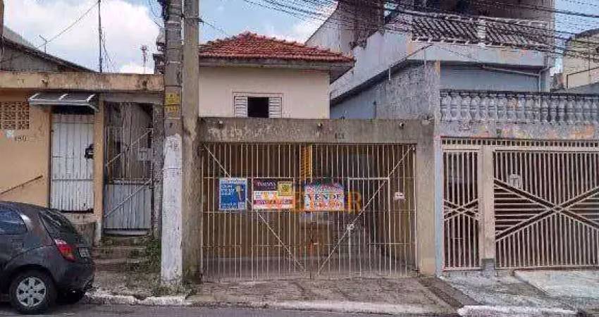 Casa ´terrea ampla, espaçosa,1 vaga de garagem, com sacada ampla.
