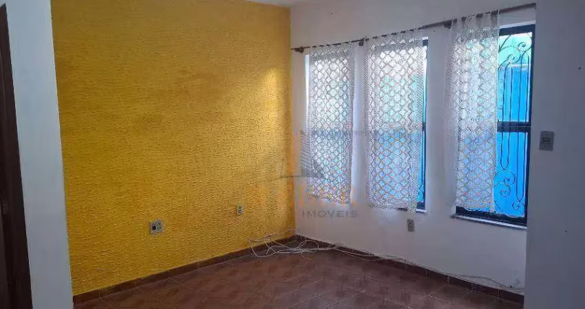 Casa espaçosa com 2 dormitórios, suíte e edícula em região privilegiada de taboão da serra