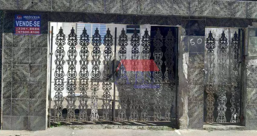 Casa com 4 dormitórios à venda, 44 m² por R$ 270.000,00 - Vila Margarida - São Vicente/SP