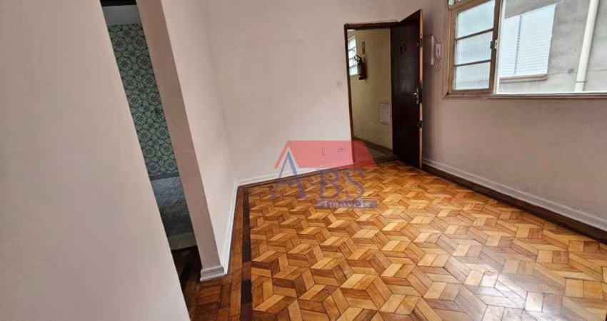 Apartamento com 2 dormitórios à venda, 55 m² por R$ 240.000,00 - Centro - São Vicente/SP