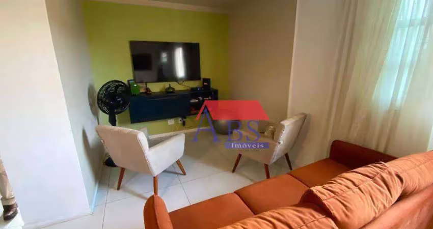 Sobrado amplo, com 2 casas no mesmo terreno. Pagamento somente à vista, bem localizada.