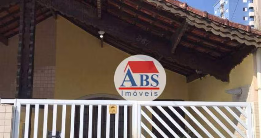 Casa com 2 dormitórios à venda, 39 m² por R$ 318.000,00 - Maracanã - Praia Grande/SP