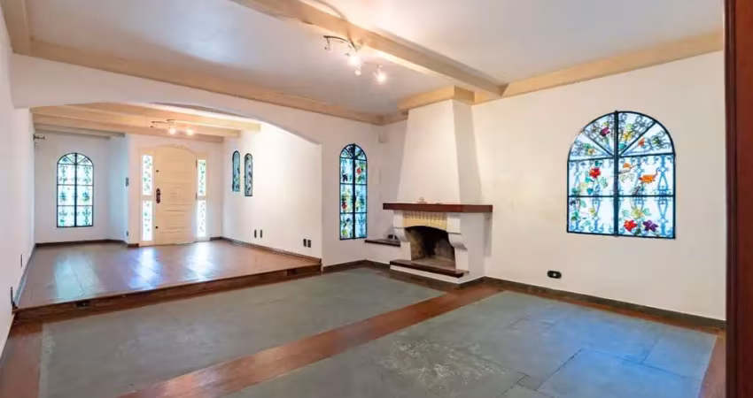 Sobrado para venda com 4 quartos, sendo 3 suítes, 297m²
