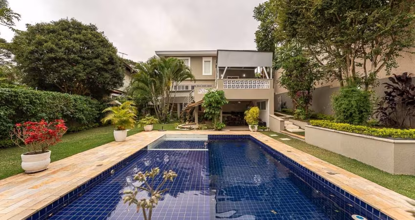 Casa tipo para venda com 4 quartos, sendo 4 suítes, 510m²