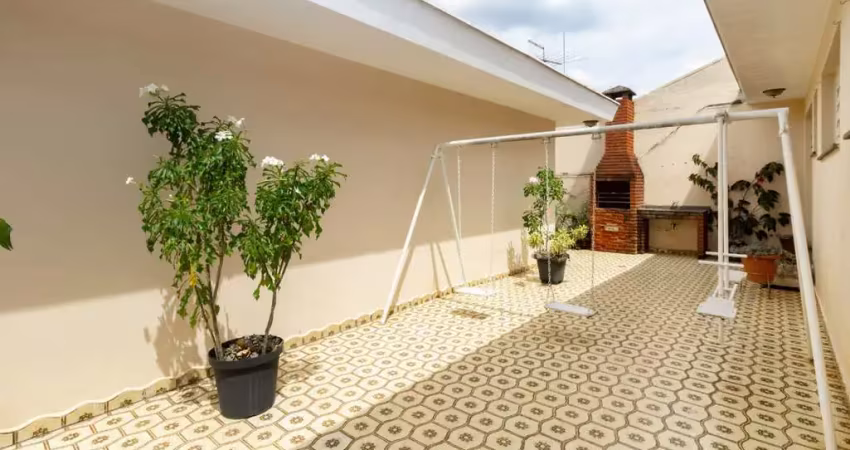 Casa tipo para venda com 3 quartos, sendo 1 suíte, 242m²