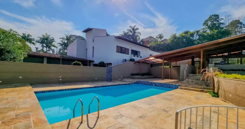 Casa tipo para venda com 4 quartos, sendo 4 suítes, 800m²