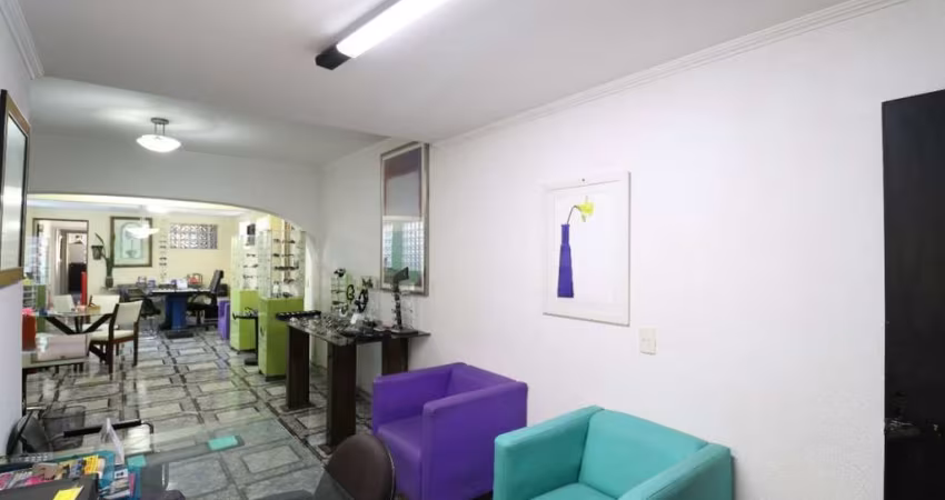 Casa tipo para venda com 8 quartos, sendo 1 suíte, 500m²