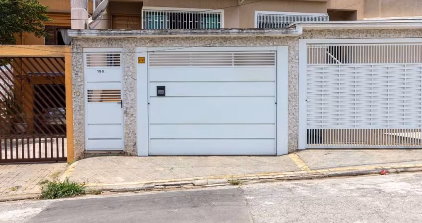 Sobrado para venda com 3 quartos, sendo 1 suíte, 164m²