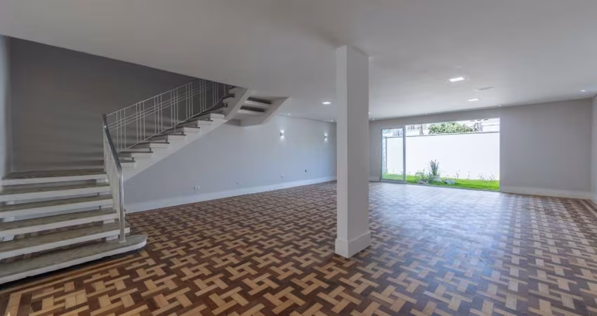 Casa tipo para venda com 4 quartos, sendo 2 suítes, 334m²
