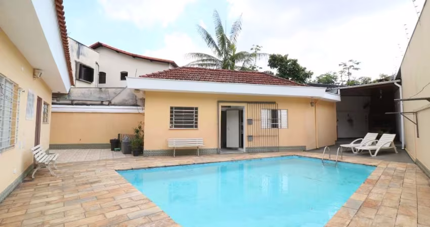 Casa de vila para venda com 4 quartos, sendo 1 suíte, 179m²