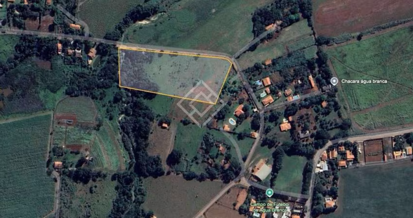 Lote com 20 mil metros no bairro Água Branca em Boituva - SP