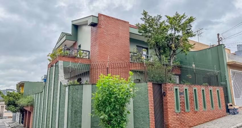 Sobrado para venda com 4 quartos, sendo 1 suíte, 286m²