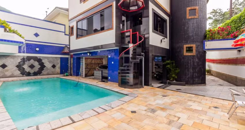 Casa tipo para venda com 5 quartos, sendo 5 suítes, 358m²