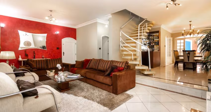 Sobrado para venda com 4 quartos, sendo 2 suítes, 402m²
