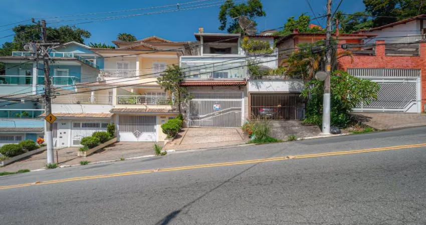 Sobrado para venda com 4 quartos, sendo 2 suítes, 236m²