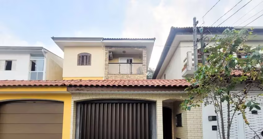 Sobrado para venda com 3 quartos, sendo 1 suíte, 224m²