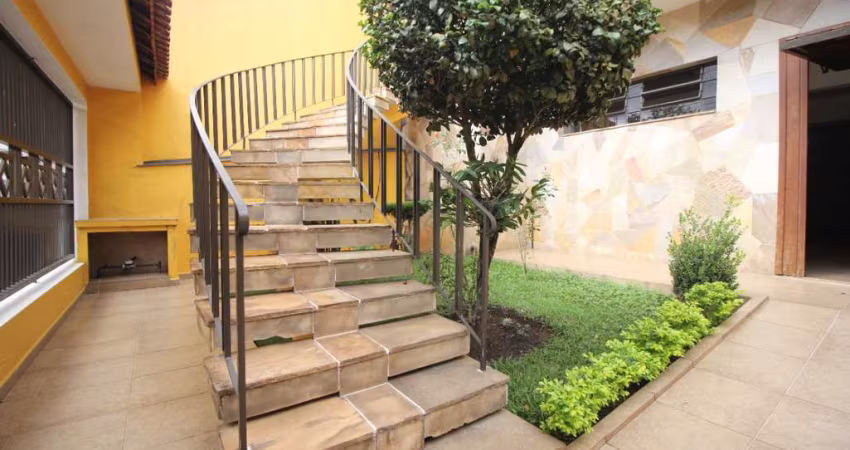 Casa tipo para venda com 4 quartos, 248m²